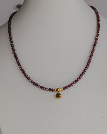 𝑪𝑶𝑳𝑳𝑨𝑵𝑨 𝑨𝑮𝑨𝑻𝑨 𝑹𝑶𝑺𝑺𝑨